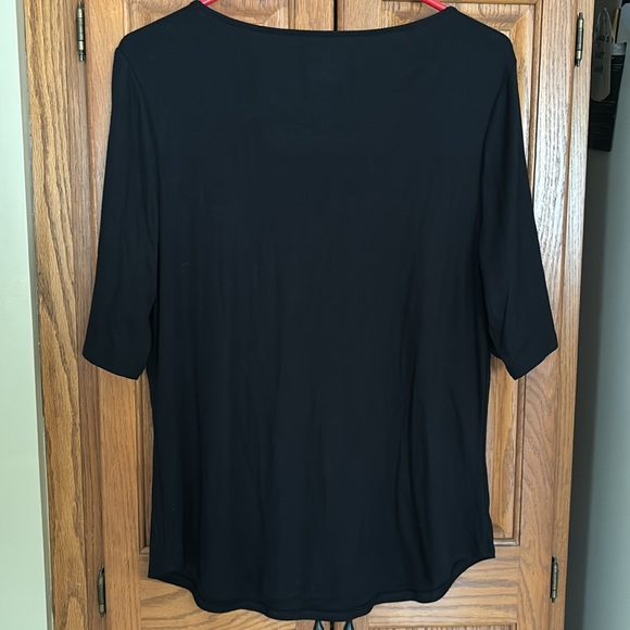 Women’s knit Apt 9 top - Picture 2 of 2